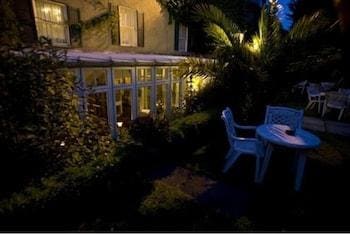 Overcliffe Hotel & Bloomers Restaurant