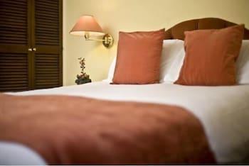 Overcliffe Hotel & Bloomers Restaurant