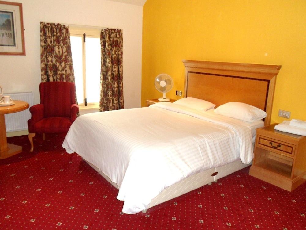 Three Queens Hotel