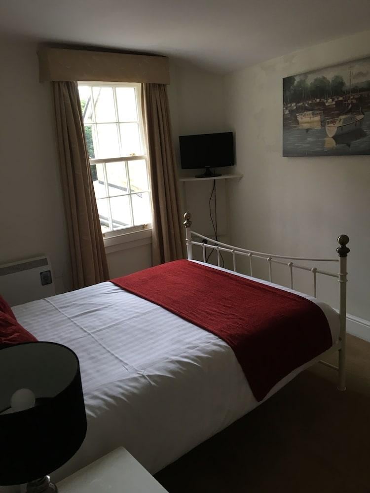The Old Lodge