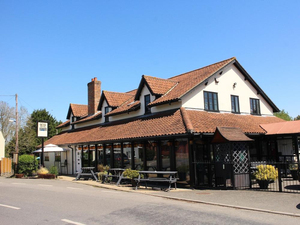 The Crown Lodge and Restaurant
