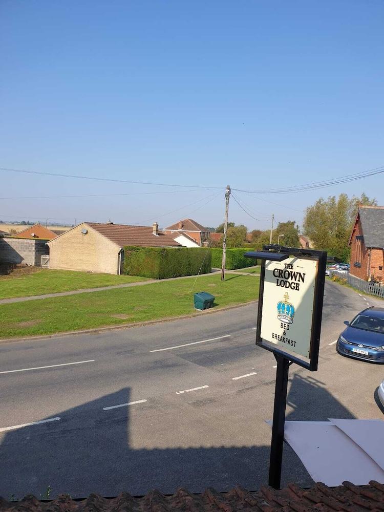 The Crown Lodge and Restaurant