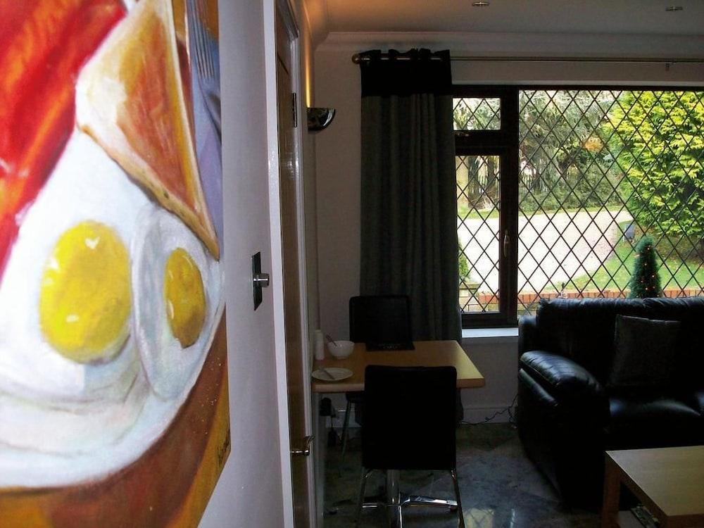 Barncroft Luxury Guest House