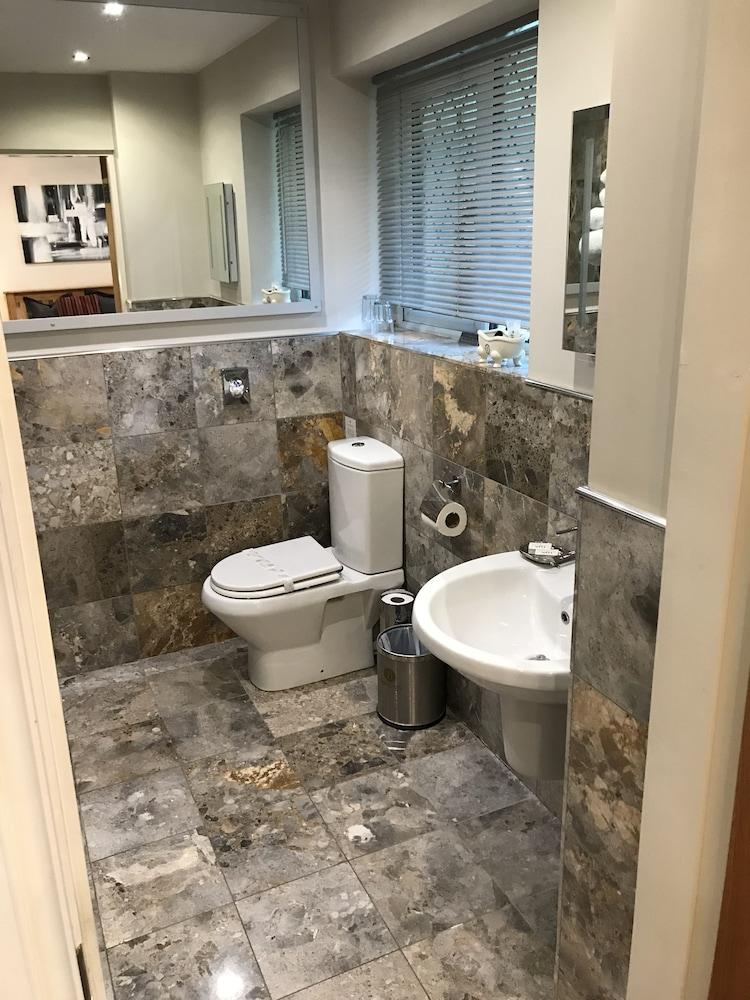 Barncroft Luxury Guest House
