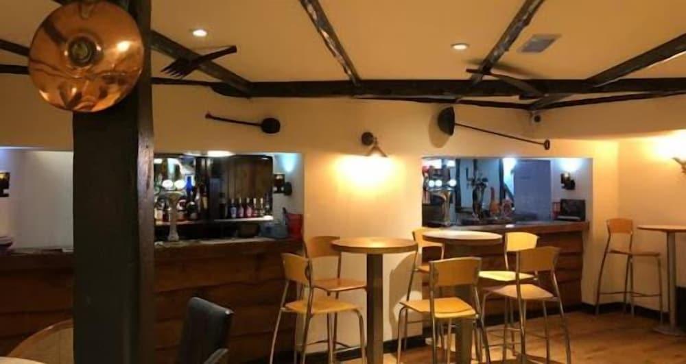 Cornishman Inn