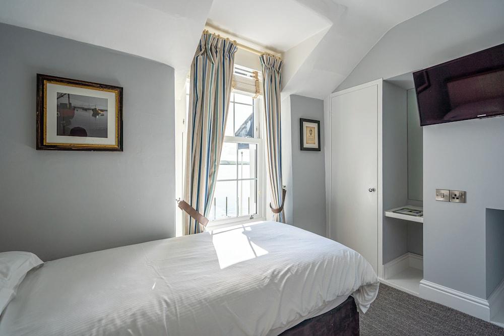 Penhelig Arms Hotel