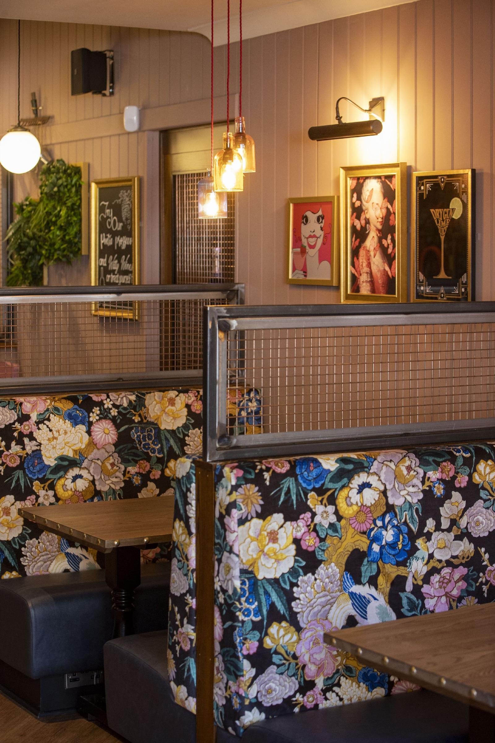The Waverley Hotel
