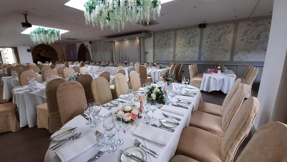 Gibbon Bridge Hotel