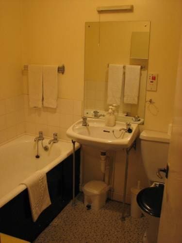 Lancaster Hotel