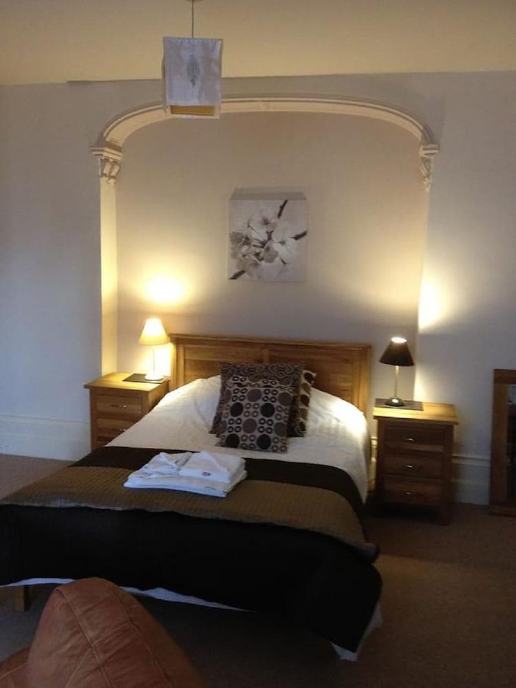 The Crown Hotel