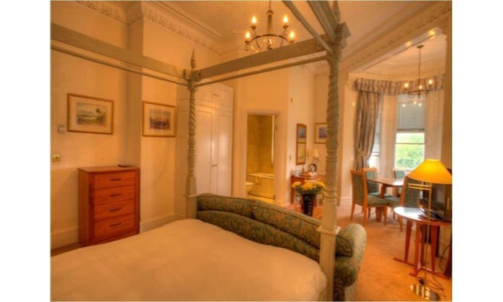 The Waterloo Hotel & Bistro
