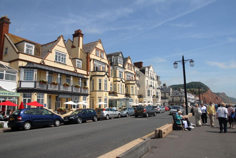 The Kingswood & Devoran Hotel