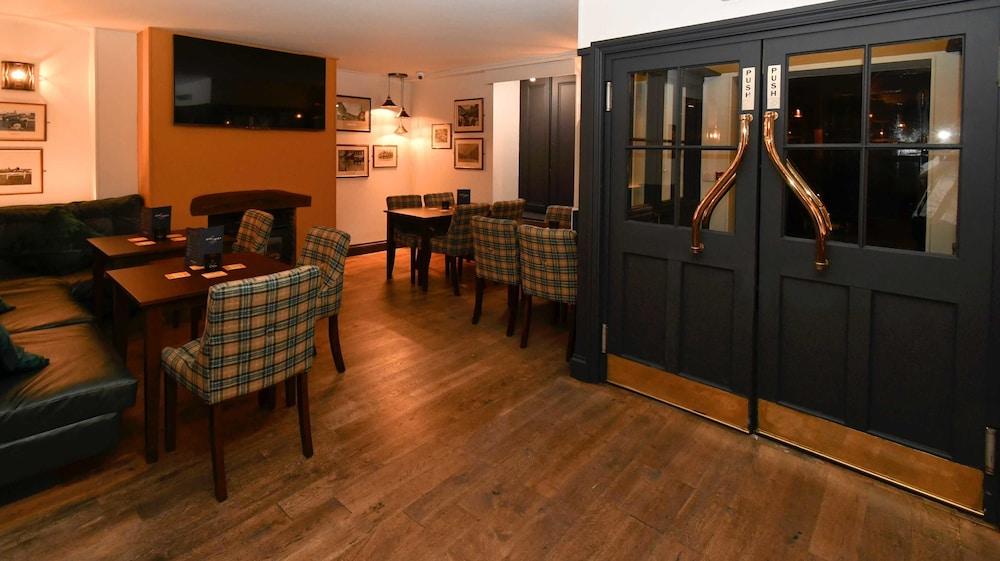 The Rose And Crown Hotel