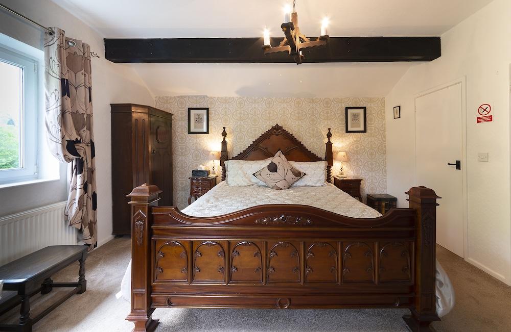 The Courthouse Henllys