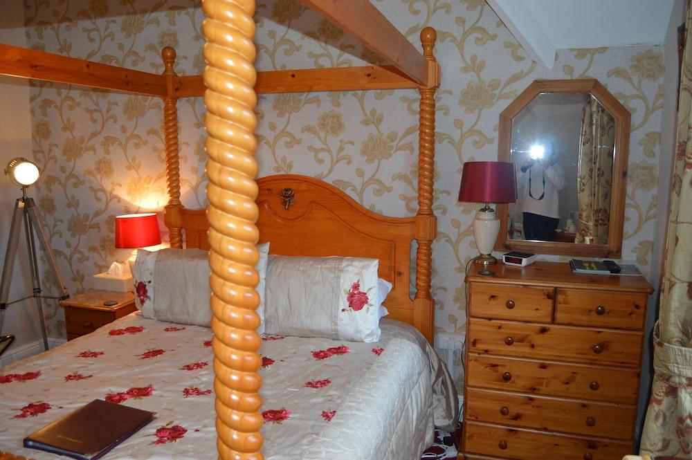 The Courthouse Henllys