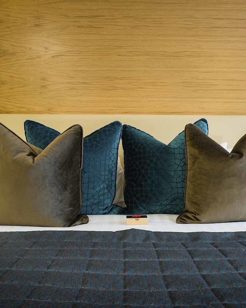 The Stanwick Hotel
