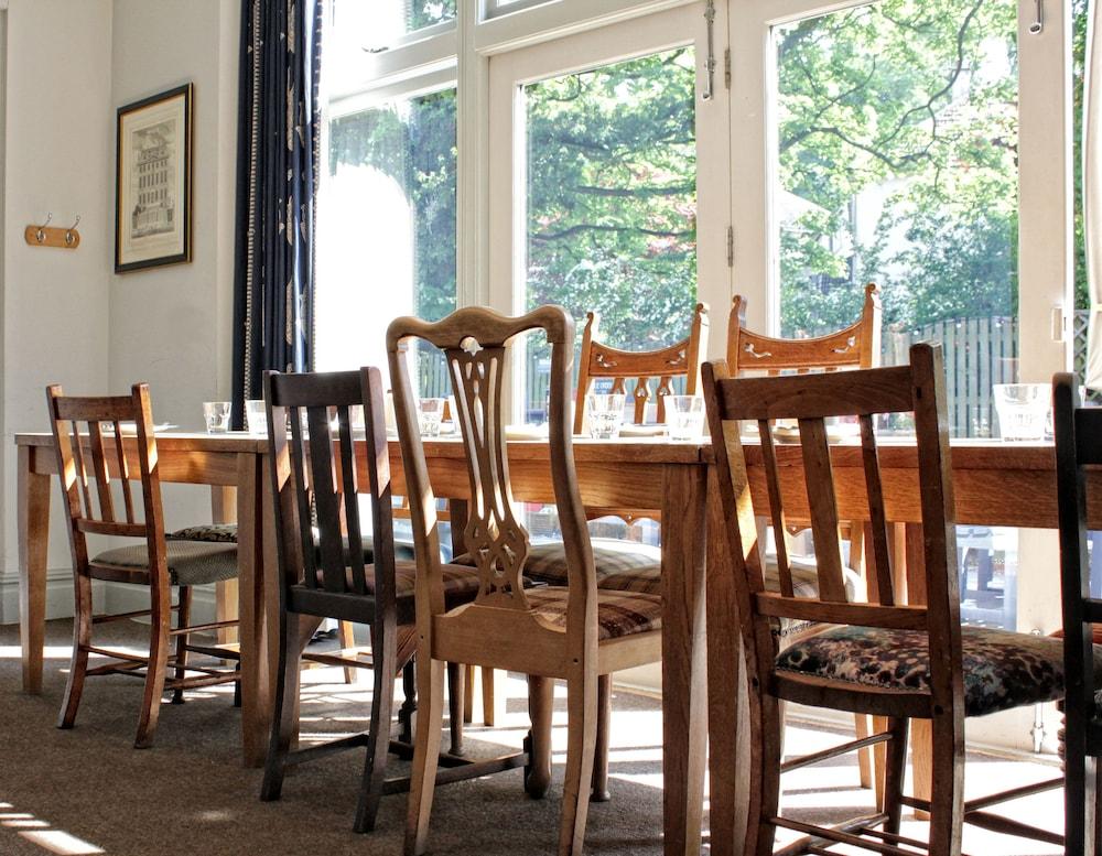 Wheatley Arms Inn