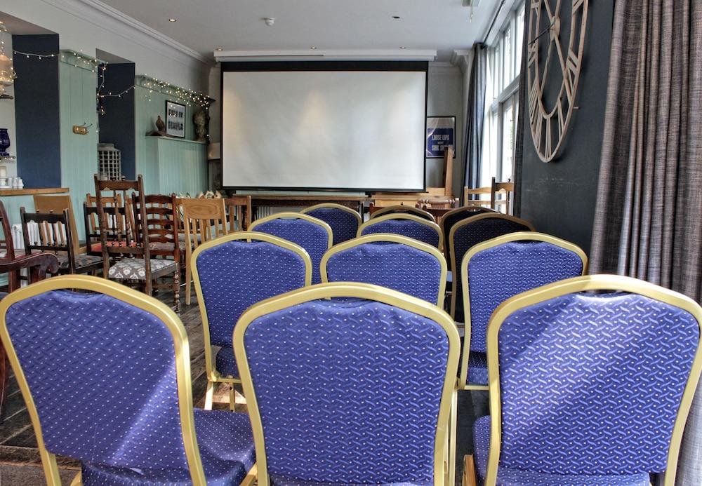 Wheatley Arms Inn