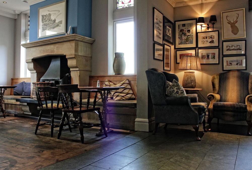 Wheatley Arms Inn