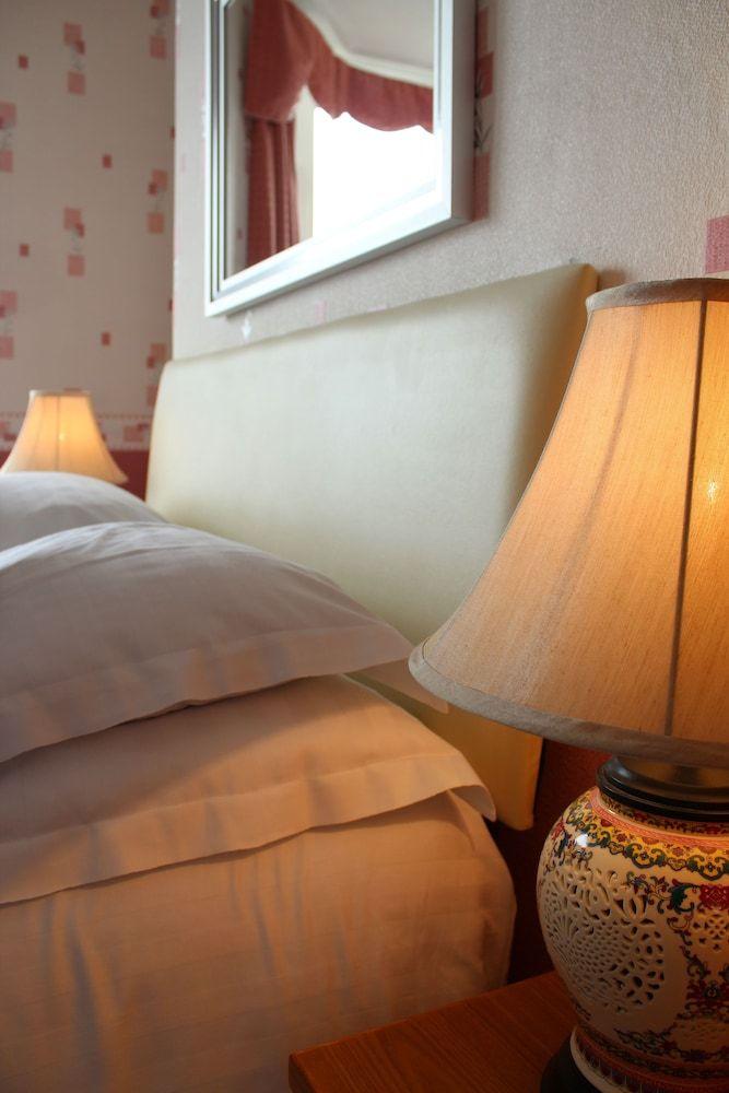 Ashley Hotel