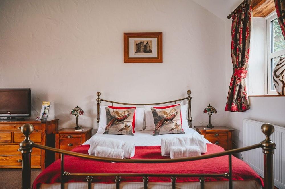 Home Farm & Lodge