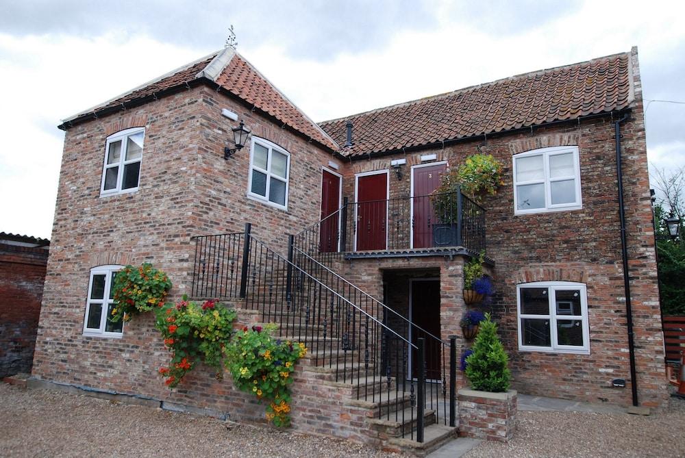 Home Farm & Lodge