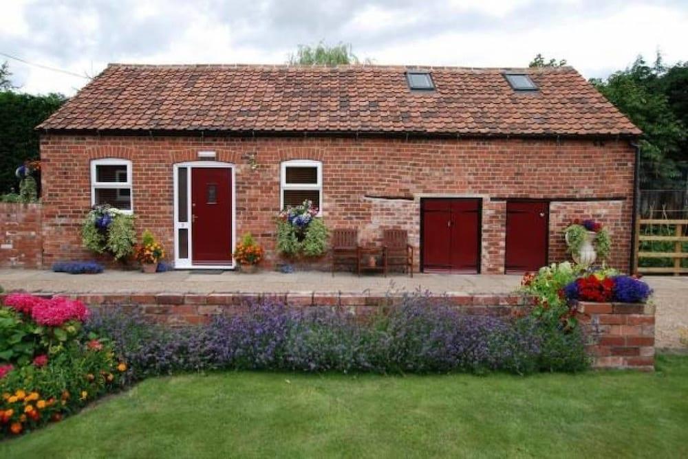Home Farm & Lodge