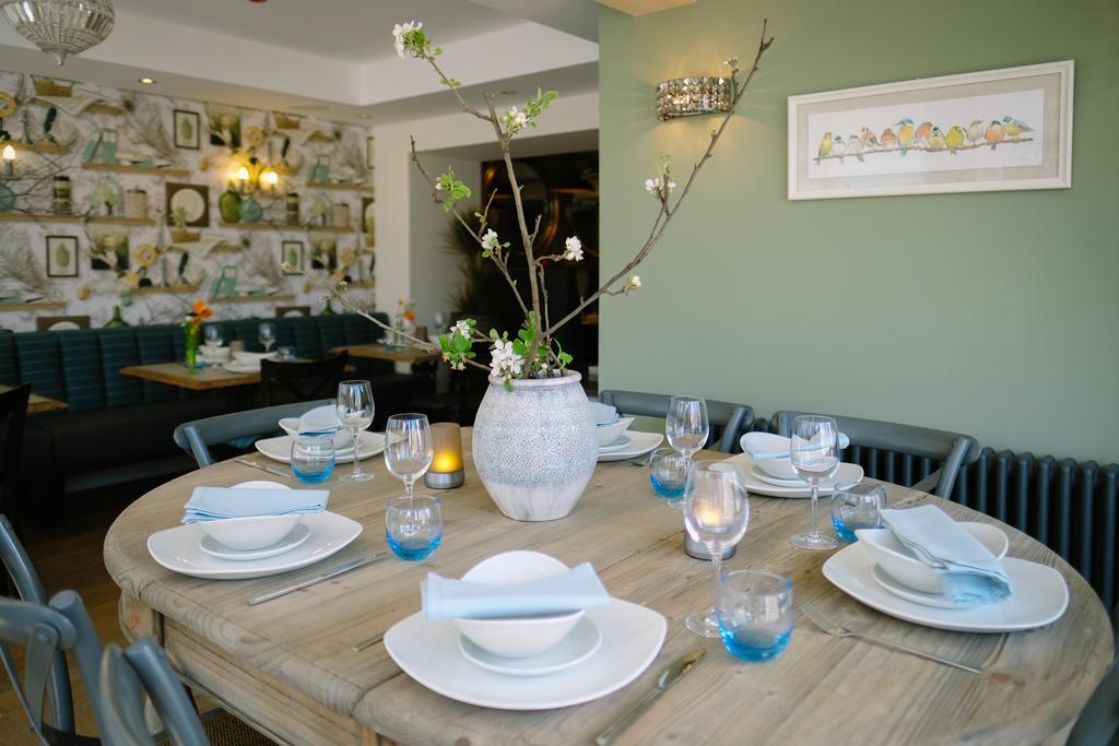 1863 Bar Bistro Rooms