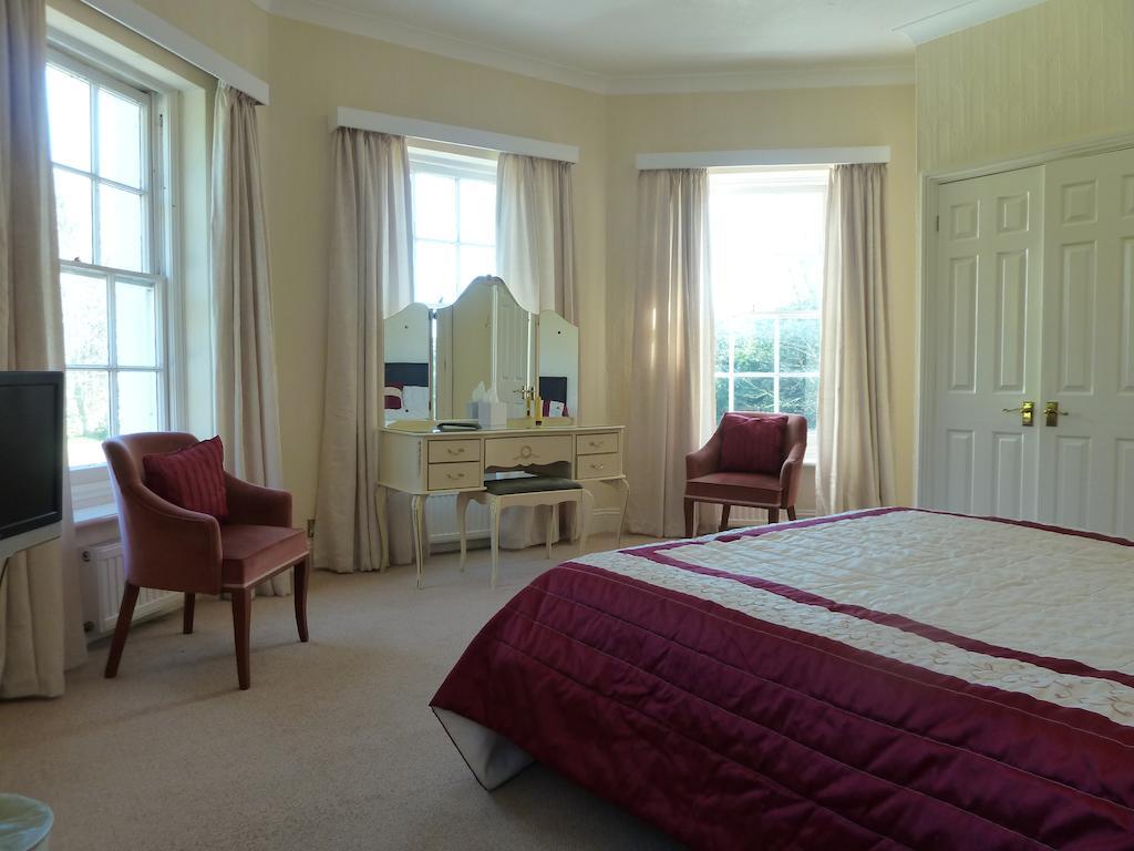 Tyrrells Ford Country Inn & Hotel
