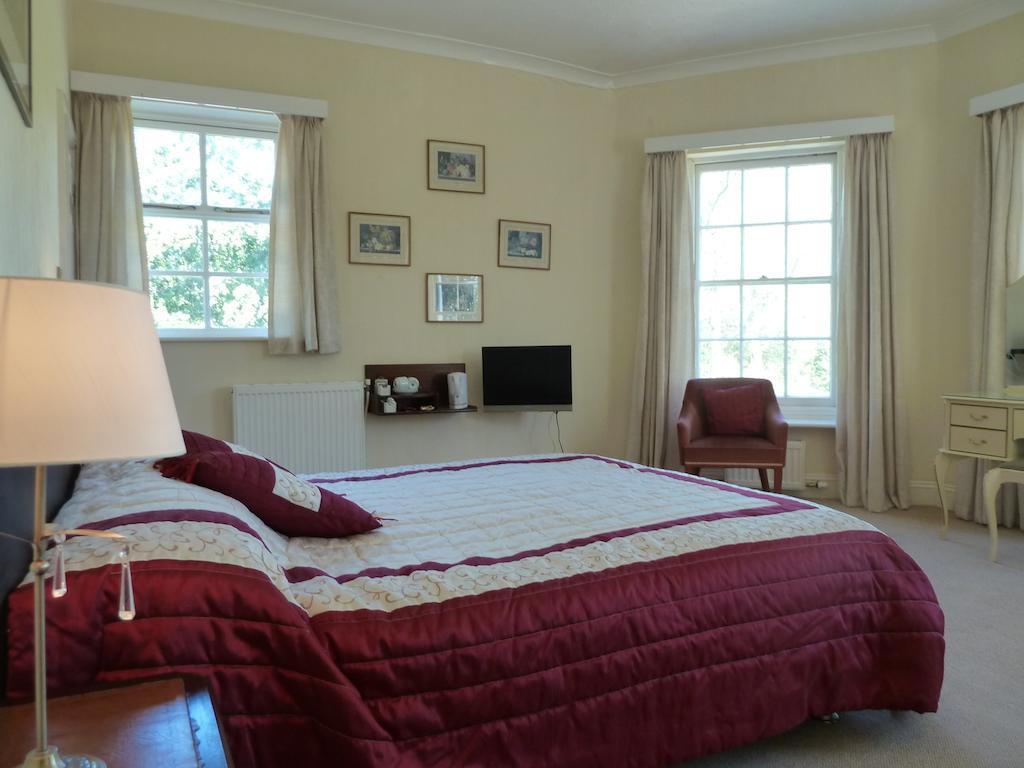Tyrrells Ford Country Inn & Hotel