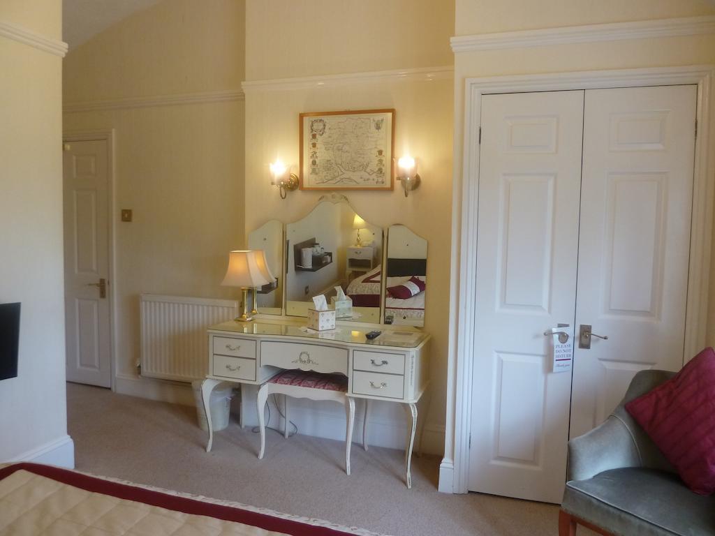 Tyrrells Ford Country Inn & Hotel