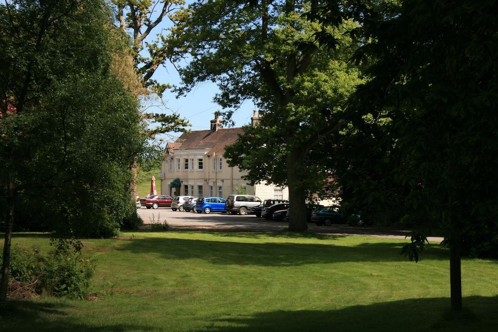 Tyrrells Ford Country Inn & Hotel