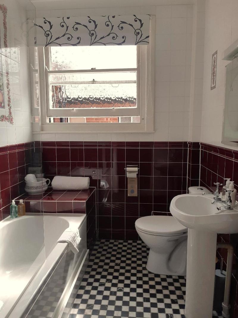 Telstar Guest House Exeter
