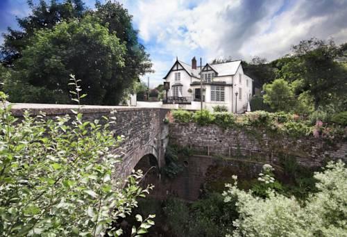 The Newbridge Hotel