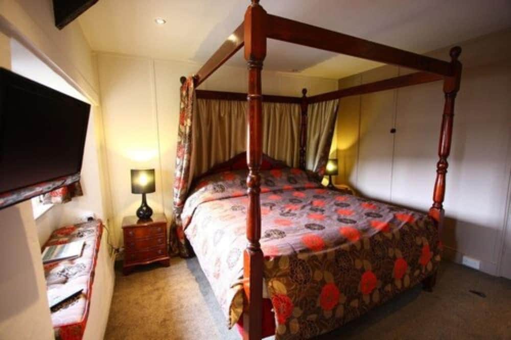 The Oxenham Arms Hotel