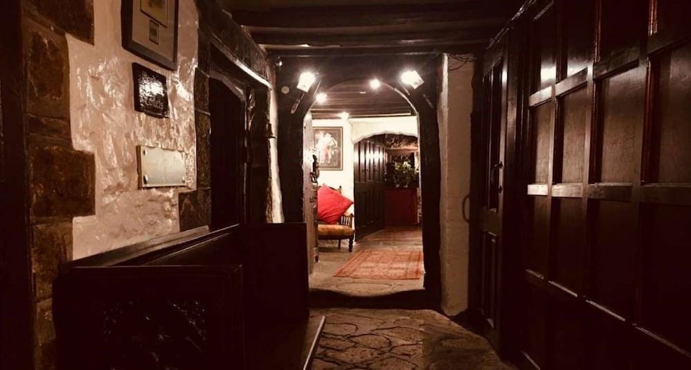 The Oxenham Arms Hotel