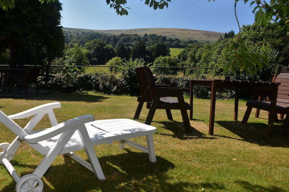 The Oxenham Arms Hotel