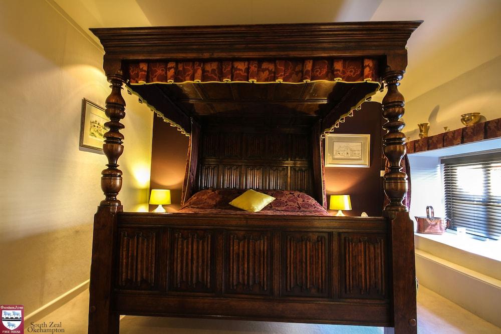 The Oxenham Arms Hotel
