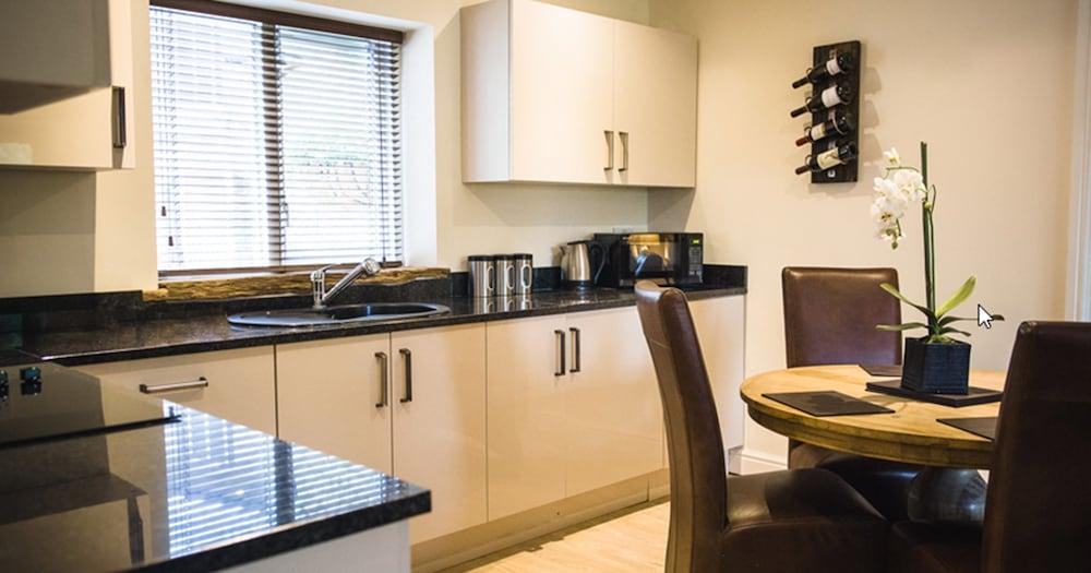 Romneys Apartments & Suites