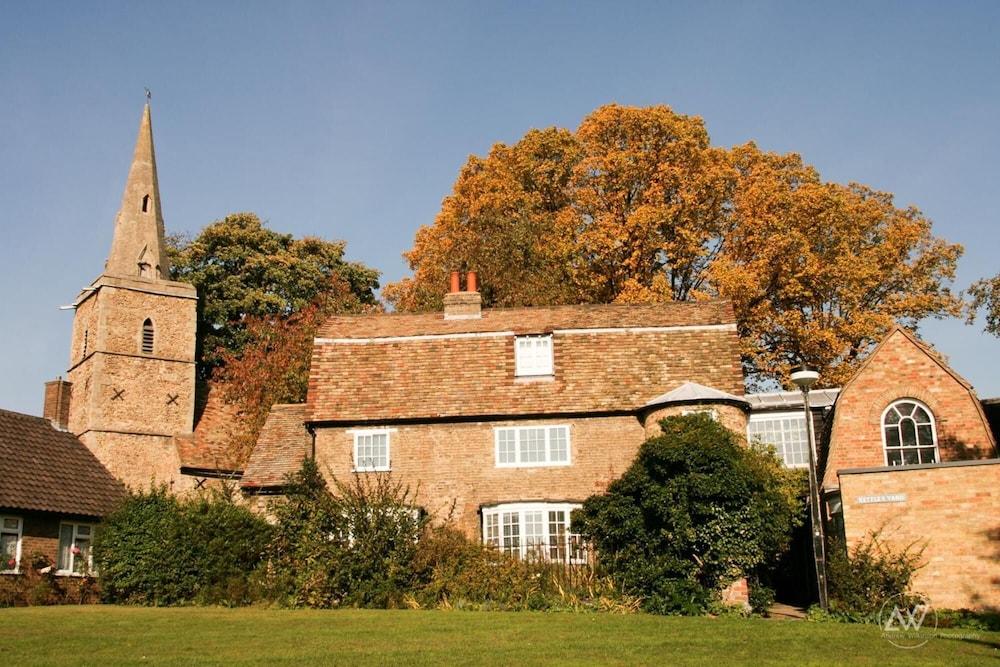 Harry's Bed & Breakfast