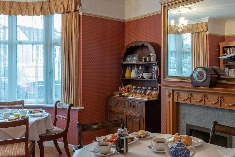 Harry's Bed & Breakfast