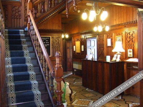 Ty'r Graig Castle