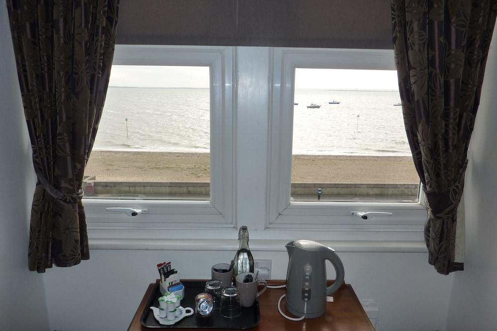Pebbles Guesthouse