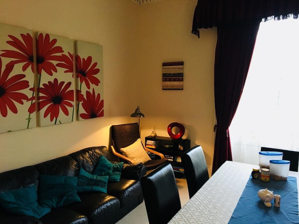 Bentons Guest House