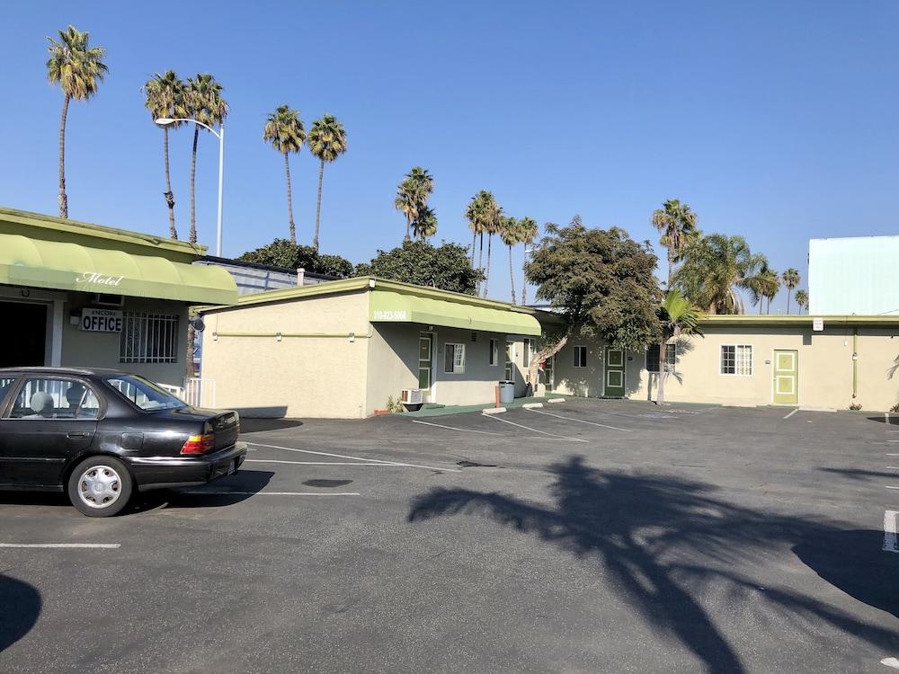 Encore Motel