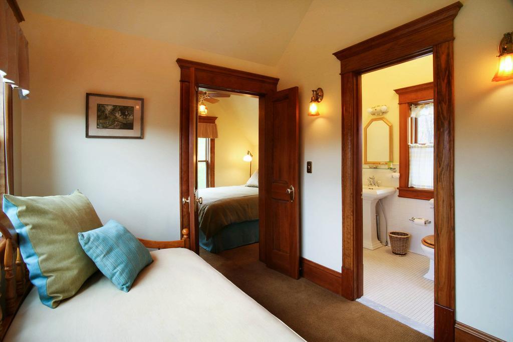 Breezy Hill Inn