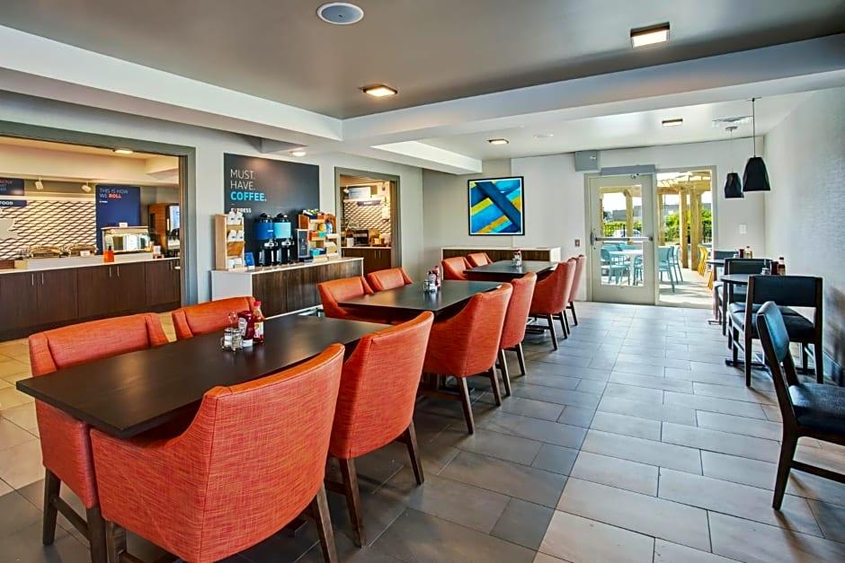 Baymont Inn and Suites Kitty Hawk Outer Banks