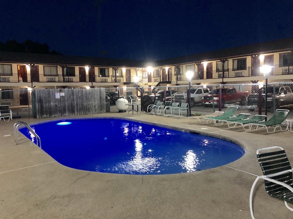 Inn at Mexia