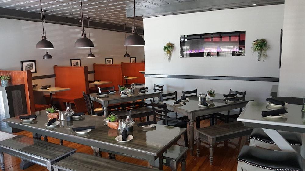 Drydock Cafe & Inn