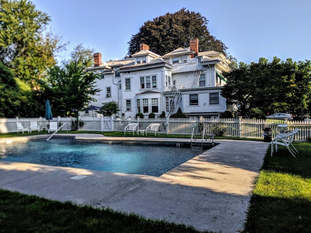 The Stanton House Inn